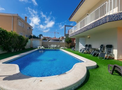 Villa · Herverkoop - Orihuela Costa · La Zenia · Alicante · Spanje