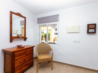 Villa · Herverkoop - Orihuela Costa · La Zenia · Alicante · Spanje