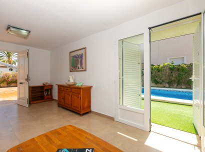 Villa · Herverkoop - Orihuela Costa · La Zenia · Alicante · Spanje