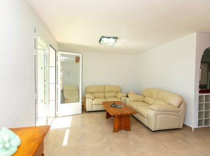 Villa · Herverkoop - Orihuela Costa · La Zenia · Alicante · Spanje