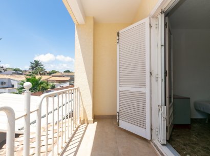 Villa · Herverkoop - Orihuela Costa · La Zenia · Alicante · Spanje