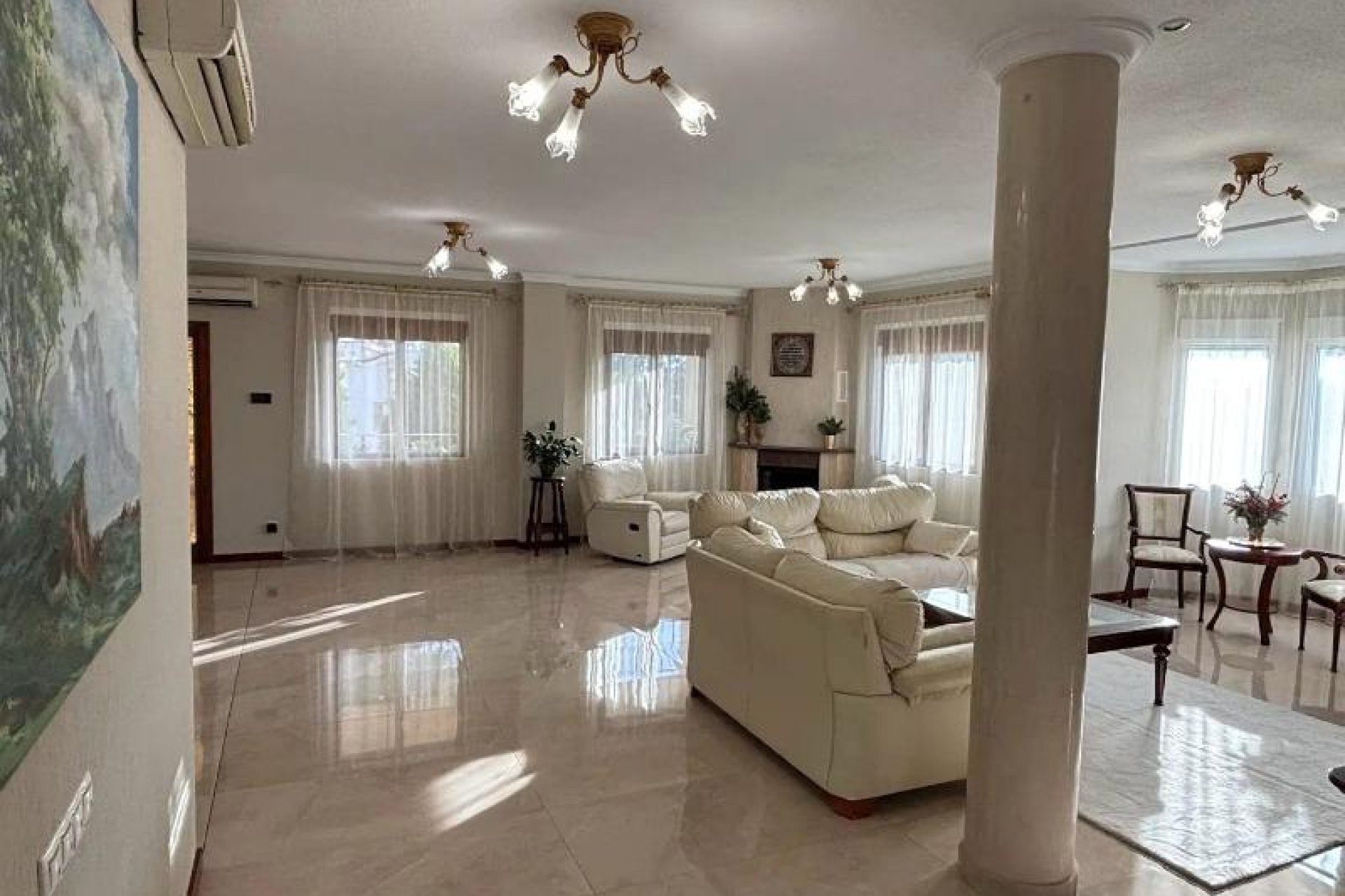 Herverkoop - Luxe villa - Ciudad Quesada