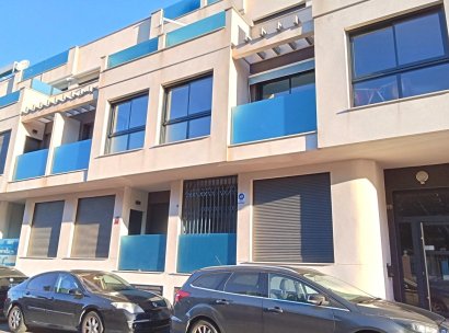 Begane grond · Herverkoop - Torrevieja · Estacion de autobuses · Alicante · Spanje