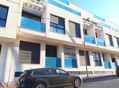 Begane grond · Herverkoop - Torrevieja · Estacion de autobuses · Alicante · Spanje