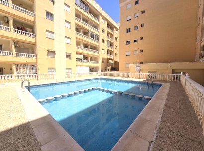 Appartement · Herverkoop - Torrevieja · Parque de las Naciones · Alicante · Spanje