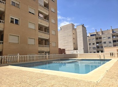Appartement · Herverkoop - Torrevieja · Parque de las Naciones · Alicante · Spanje
