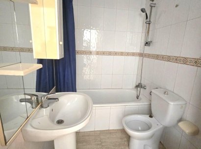 Appartement · Herverkoop - Torrevieja · Playa de los Locos · Alicante · Spanje