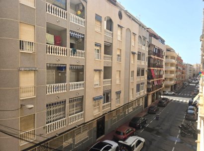 Appartement · Herverkoop - Torrevieja · Playa de los Locos · Alicante · Spanje