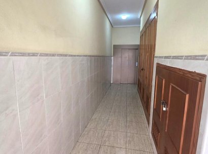 Appartement · Herverkoop - Torrevieja · Playa de los Locos · Alicante · Spanje