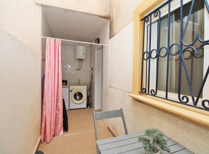 Lägenhet · Återförsäljning - Punta Prima · Alicante · Spanien