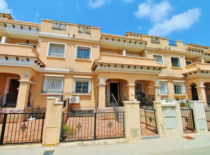 Radhus · Återförsäljning - Orihuela Costa · Villamartín · Alicante · Spanien