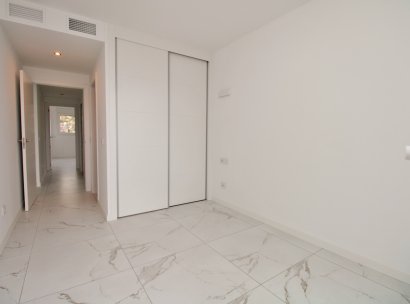 Lägenhet · Återförsäljning - Punta Prima · Alicante · Spanien