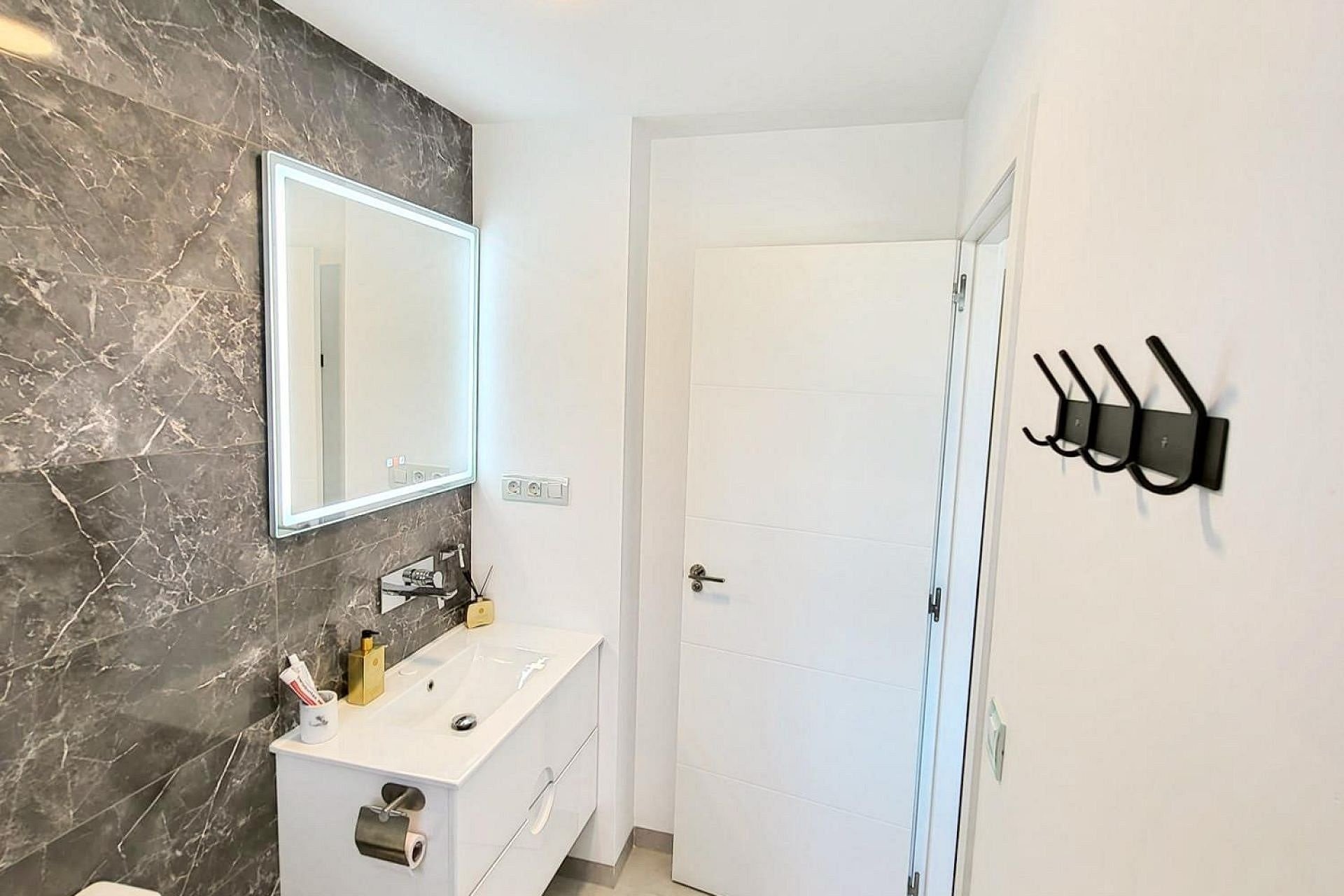 Reventa - Apartamento - San Miguel de Salinas