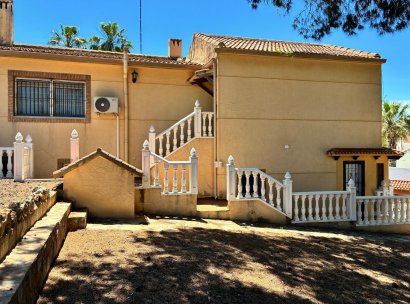 Vrijstaande villa · Herverkoop - Torrevieja · Los Balcones · Alicante · Spanje