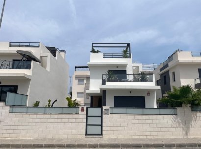 Fristående villa · Återförsäljning - Pinoso · Alicante · Spanien
