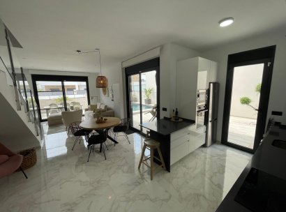 Fristående villa · Återförsäljning - Pinoso · Alicante · Spanien