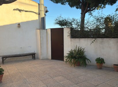 Semi - Detached Villa · Återförsäljning - Dolores · Alicante · Spanien