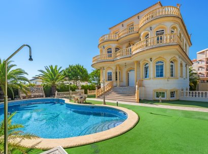 Detached villa · Resale - Orihuela Costa · Playa Flamenca · Alicante · Spain