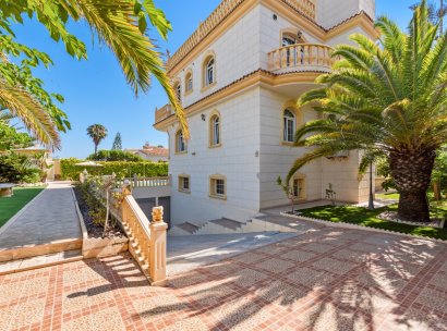Detached villa · Resale - Orihuela Costa · Playa Flamenca · Alicante · Spain
