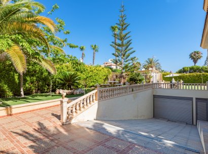 Detached villa · Resale - Orihuela Costa · Playa Flamenca · Alicante · Spain