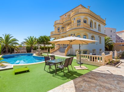 Detached villa · Resale - Orihuela Costa · Playa Flamenca · Alicante · Spain