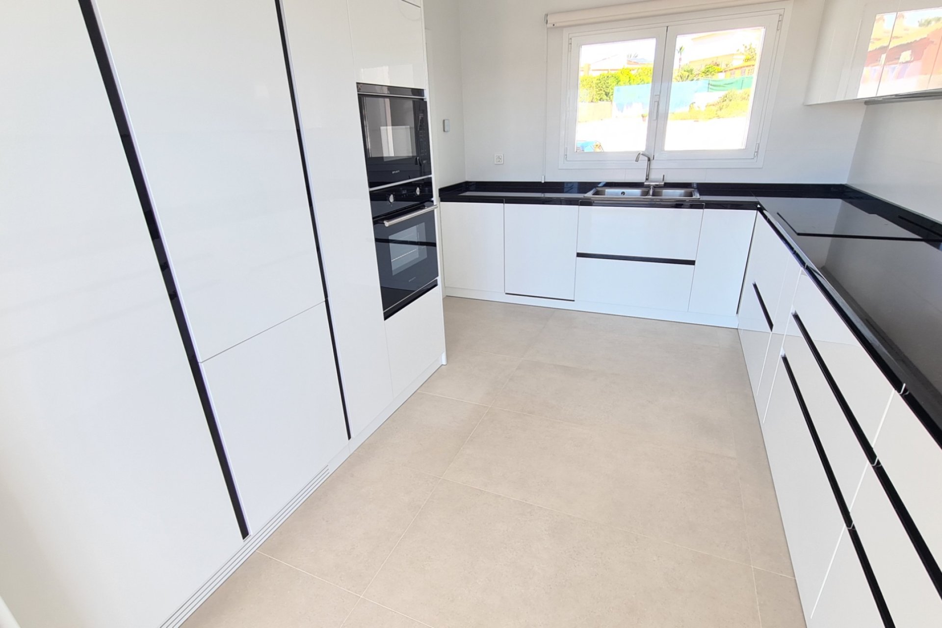 Resale - Villa - La Marina