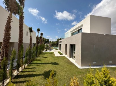 Villa · Herverkoop - Las Colinas Golf Resort · Alicante · Spanje