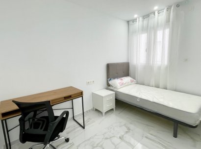 Appartement · Herverkoop - Torrevieja · Centro · Alicante · Spanje