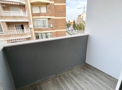 Appartement · Herverkoop - Torrevieja · Centro · Alicante · Spanje