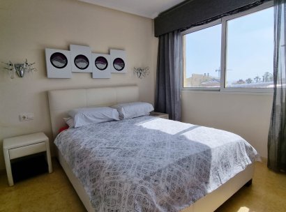 Villa · Återförsäljning - Torrevieja · La Mata · Alicante · Spanien