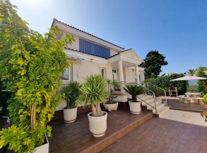 Villa · Återförsäljning - Torrevieja · La Mata · Alicante · Spanien