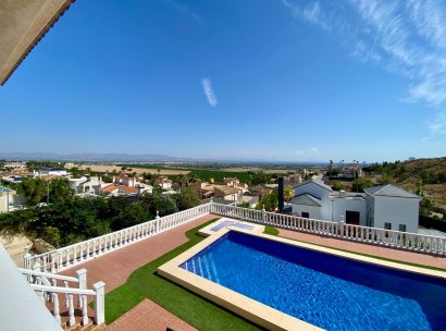 Villa · Herverkoop - Algorfa · Lomas De La Juliana · Alicante · Spanje