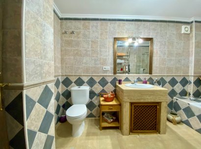 Villa · Herverkoop - Algorfa · Lomas De La Juliana · Alicante · Spanje