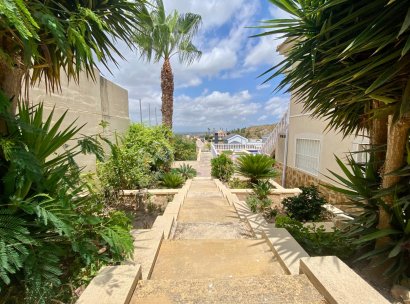 Villa · Herverkoop - Algorfa · Lomas De La Juliana · Alicante · Spanje