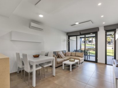 Apartment · Resale - Punta Prima · Alicante · Spain