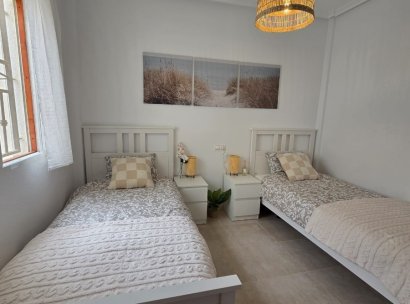 Appartement - Penthouse · Herverkoop - Torrevieja · Los Balcones · Alicante · Spanje