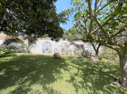 Villa · Resale - Cabo Roig · Alicante · Spain