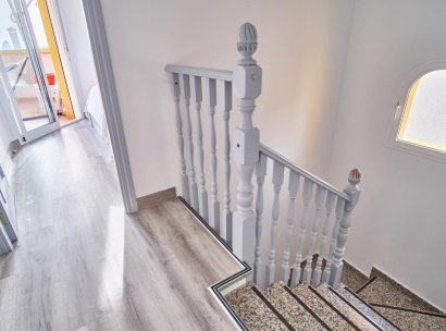 Villa · Wiederverkauf - La Herrada · Alicante · Spanien