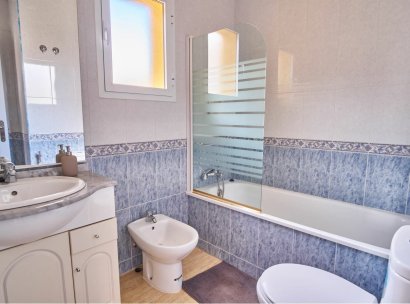 Villa · Wiederverkauf - La Herrada · Alicante · Spanien