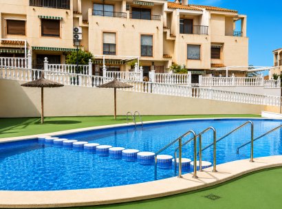 Radhus · Återförsäljning - Guardamar del Segura · Alicante · Spanien
