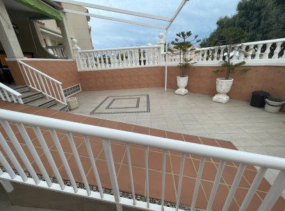 Radhus · Återförsäljning - Guardamar del Segura · Alicante · Spanien