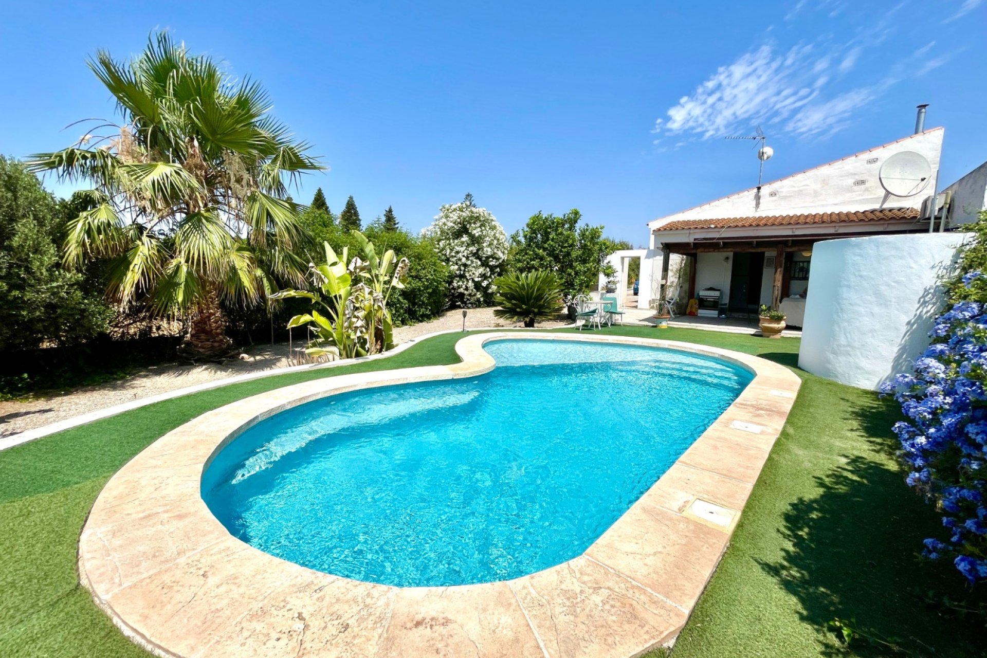 Herverkoop - Villa - Daya Nueva