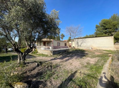 Finca / Country Property · Wiederverkauf - Aspe · Alicante · Spanien