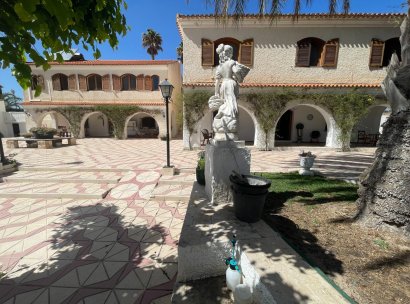 Finca / Country Property · Wiederverkauf - Elda · Alicante · Spanien