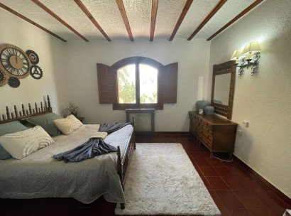 Finca / Country Property · Wiederverkauf - Elda · Alicante · Spanien