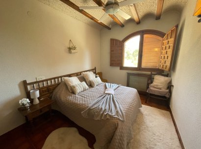 Finca / Country Property · Wiederverkauf - Elda · Alicante · Spanien