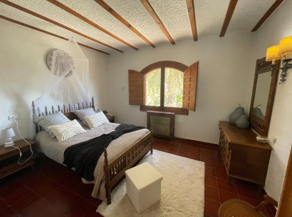 Finca / Country Property · Wiederverkauf - Elda · Alicante · Spanien
