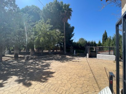 Finca / Country Property · Wiederverkauf - Elda · Alicante · Spanien