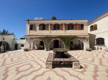 Finca / Country Property · Wiederverkauf - Elda · Alicante · Spanien