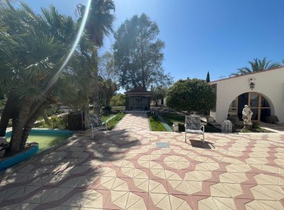 Finca / Country Property · Wiederverkauf - Elda · Alicante · Spanien
